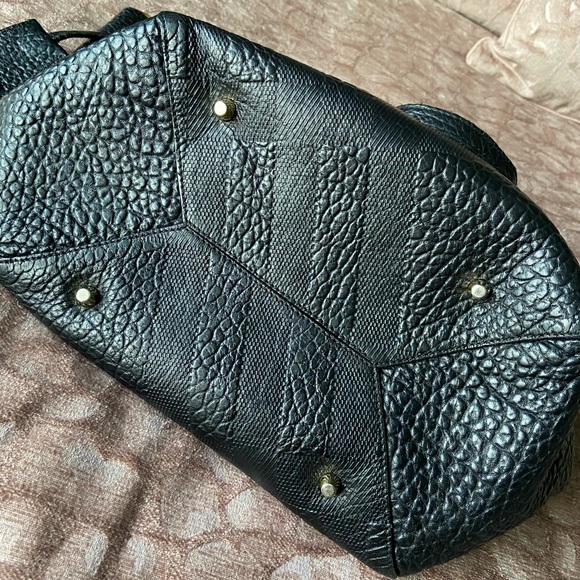 BURBERRY ROMANIA BLACK LEATHER TOTE - Picture 8 of 16
